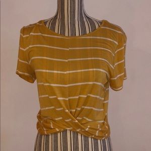 juniors daisy may crop top